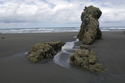 Roca en la Playa de Los Quebrantos